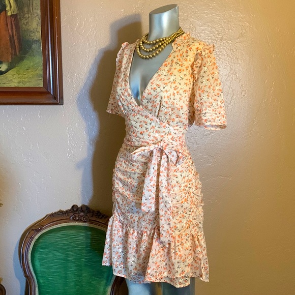 Storia Dresses & Skirts - Storia Floral Mini Dress Surpluce V-Neck.  Sz M
